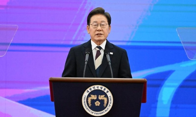 イ・ジェミョン大統領、国会で就任宣誓