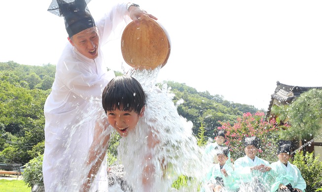 水かけで暑さを吹き飛ばせ！