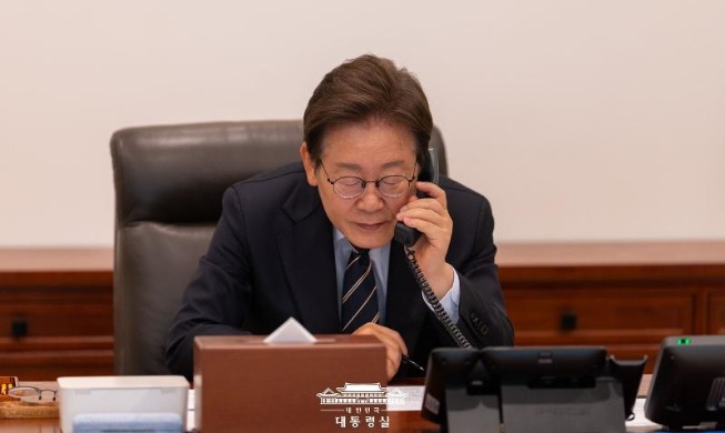イ・ジェミョン大統領、シンガポール首相と電話会談