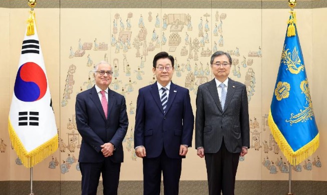 李大統領、新任駐韓大使の信任状捧呈式