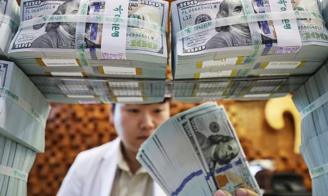 8月の外貨準備高、4422億ドルに増加 