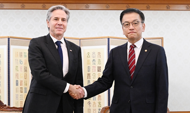 米国務長官、韓国の民主主義に変わらぬ支持と信頼を示す