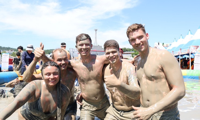 この夏、思いっきり遊びたいなら今すぐ保寧マッドフェスティバルへ！