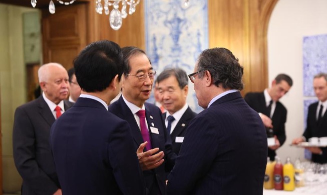韓総理、パリで５０カ国の関係者に会い、釜山万博誘致に総力