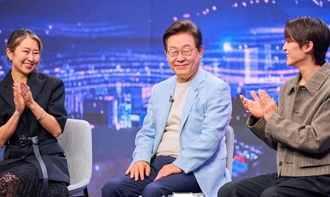 Ｋ－ＰＯＰデーモン・ハンターズの監督に会った李大統領