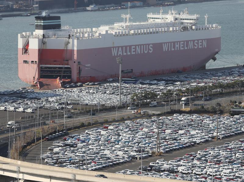 輸出される自動車＝聯合ニュース