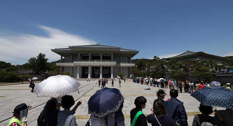 ▲韓国大統領の公邸や執務室などが置かれていた旧大統領府「青瓦台」の観覧客数が年末までに４８０万人を記録すると予想される。