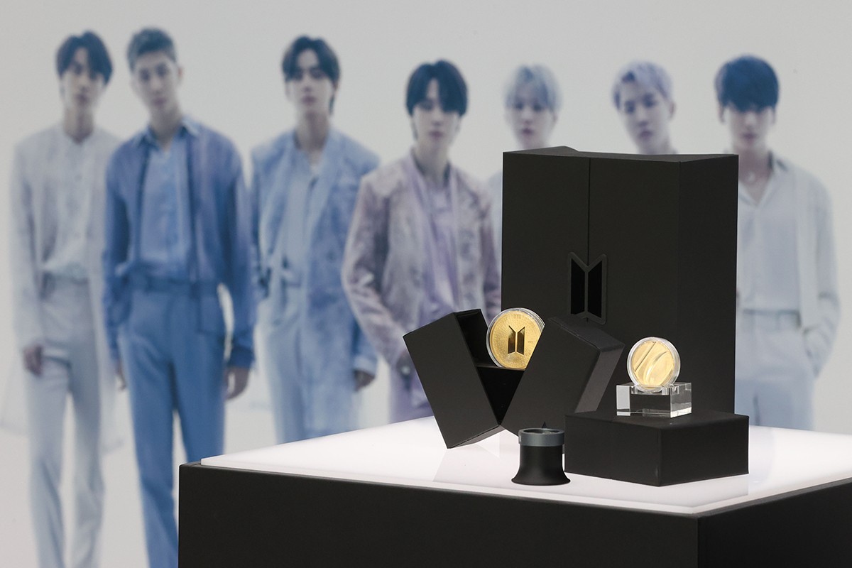 BTSデビュー１０周年メダル発売 : Korea.net : The official website ...