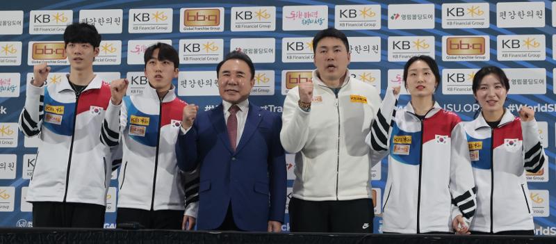 今回の大会に出場する韓国選手と関係者＝７日、ソウル、聯合ニュース