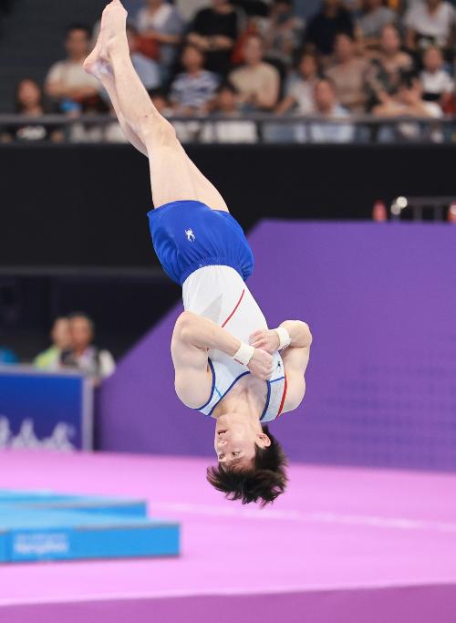 ９月２８日（現地時間）、男子器械体操の床運動決勝で、キム・ハンソルが宙返りを決めた。キム・ハンソルは２０１８ジャカルタ・パレンバンアジア大会に続き、床運動で大会２連覇を達成した。