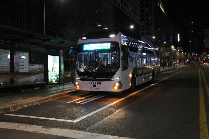 世界初の深夜自動運転バス＝ソウル市