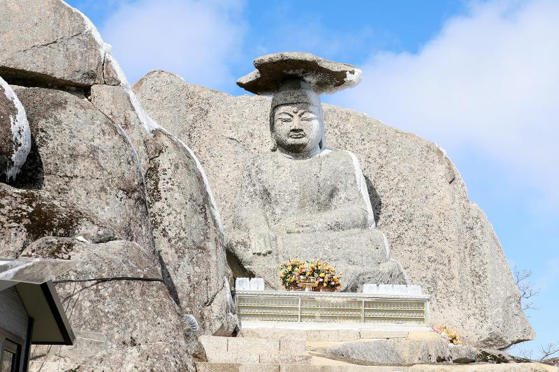 参拝客の願い事を、必ずひとつ叶えてくれるというカッバウィ