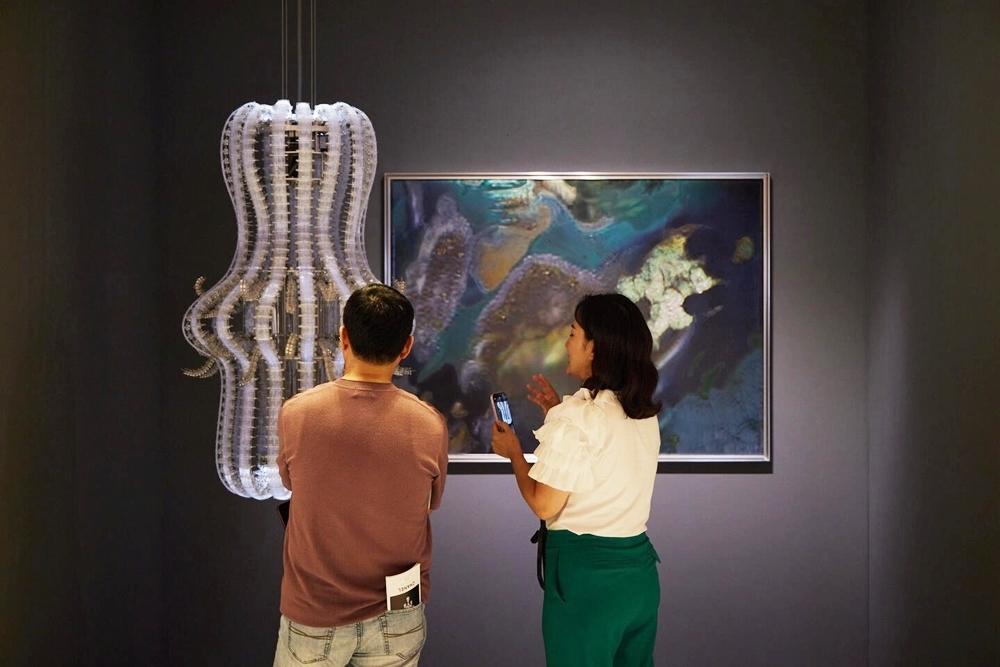 韓国系アメリカ人であるアニカ・イー作家の作品＝フリーズソウル