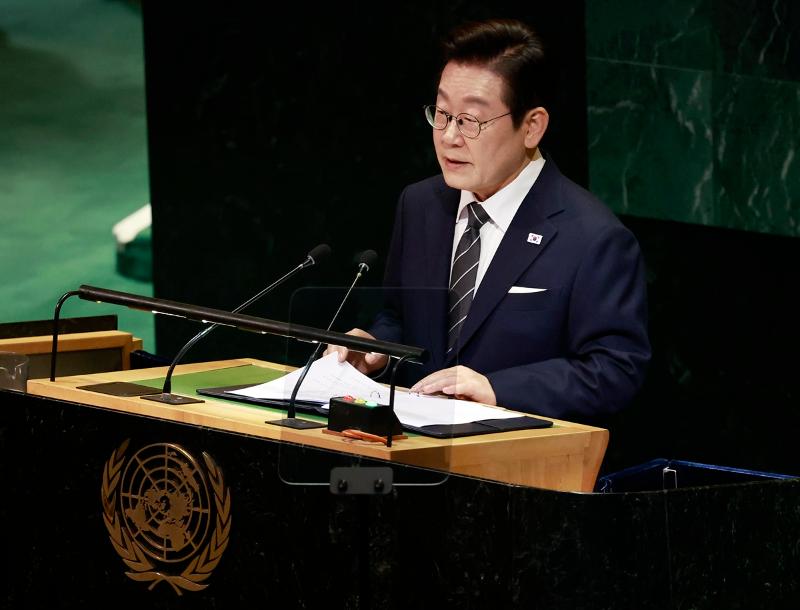  国連本部総会長で基調演説を行う李大統領＝２３日（現地時間）、米ニューヨーク、聯合ニュース