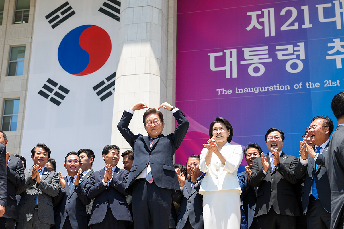 国会で開催された大統領就任式での李在明大統領の様子＝２０２５年６月４日、ソウル、イ・ジョンウ