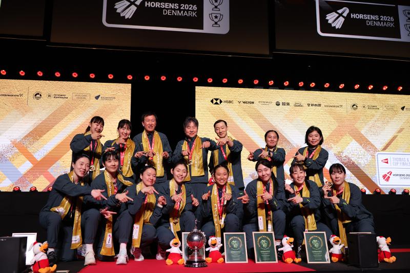 バドミントン女子団体の世界選手権大会で中国を破り優勝した韓国女子代表＝３日（現地時間）、デンマーク、大韓バドミントン協会公式フェイスブック