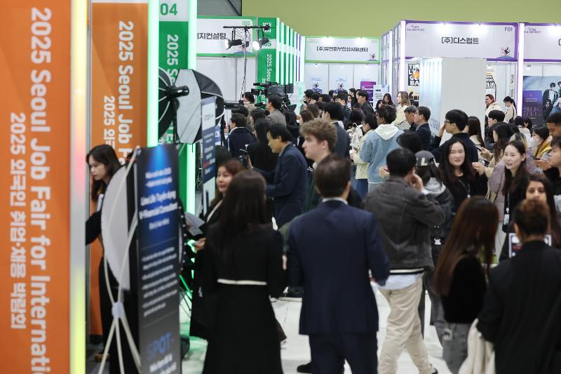 写真は、「２０２５外国人就職・採用フェア」の様子＝２０２５年１１月２０日、ソウル、連合ニュース