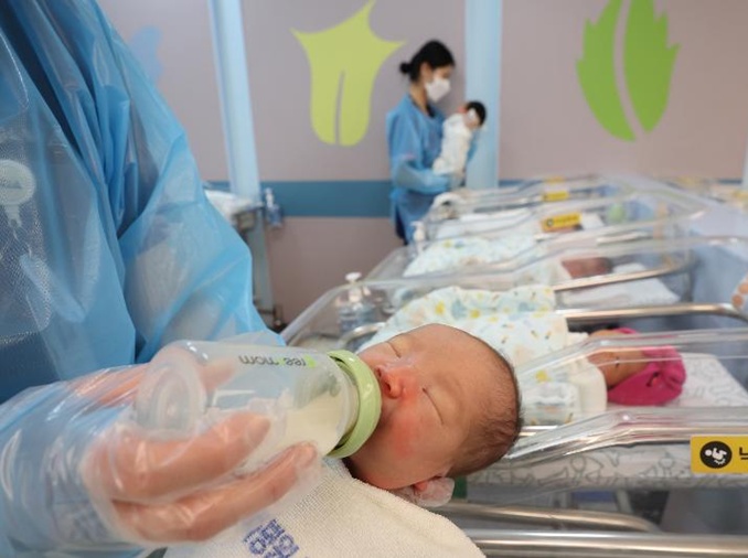今年１～５月の出生数、１２万人超
