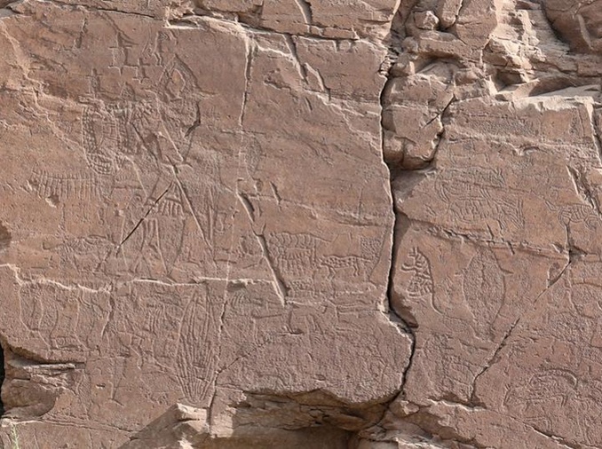 岩に刻まれた７０００年前の暮らし、世界文化遺産「盤亀川の岩刻画」