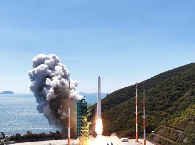 ヌリ号５号機、打ち上げ成功　群集衛星５基と交信