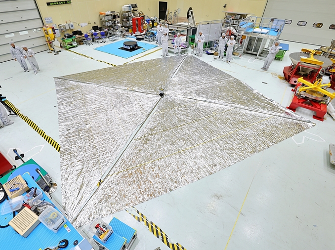 スペースデブリ２万個　新技術で除去へ