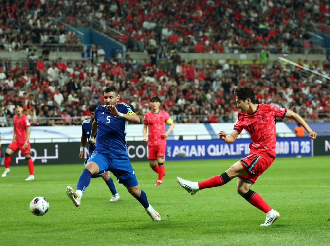 サッカー、クウェートに４対０で完勝