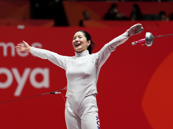 ソン・セラ、女子エペで初の金メダル