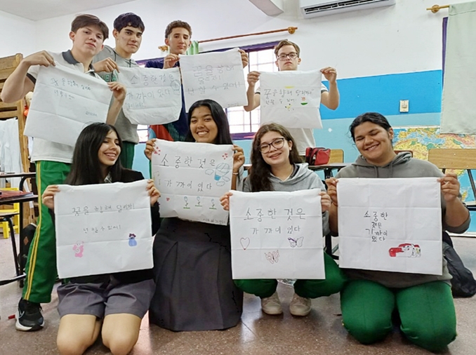 ＢＴＳや韓国ドラマで学ぶ韓国語テキストを開発