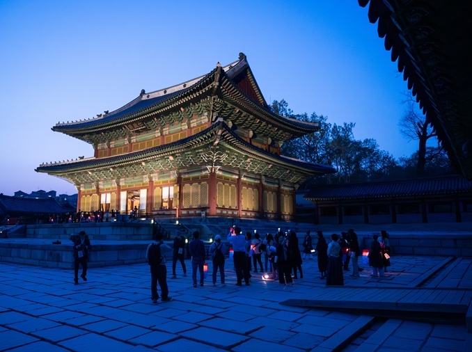 秋の夜、景福宮・昌徳宮を夜間開放