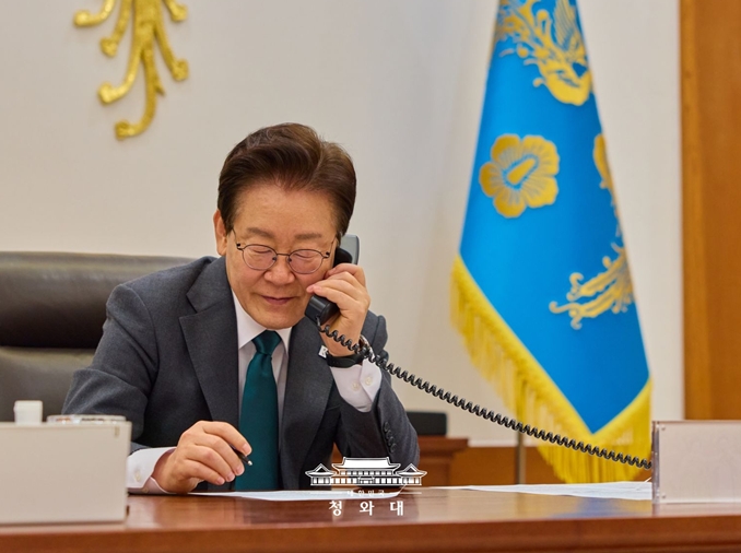李大統領、オランダ首相と電話会談
