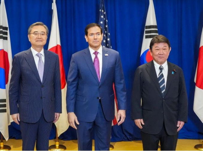 韓米日外相、北朝鮮の非核化に向け連携を確認