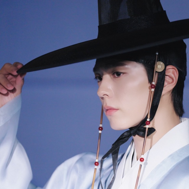 Sharing Hanbok elegance with actor Park Bo-gum✨